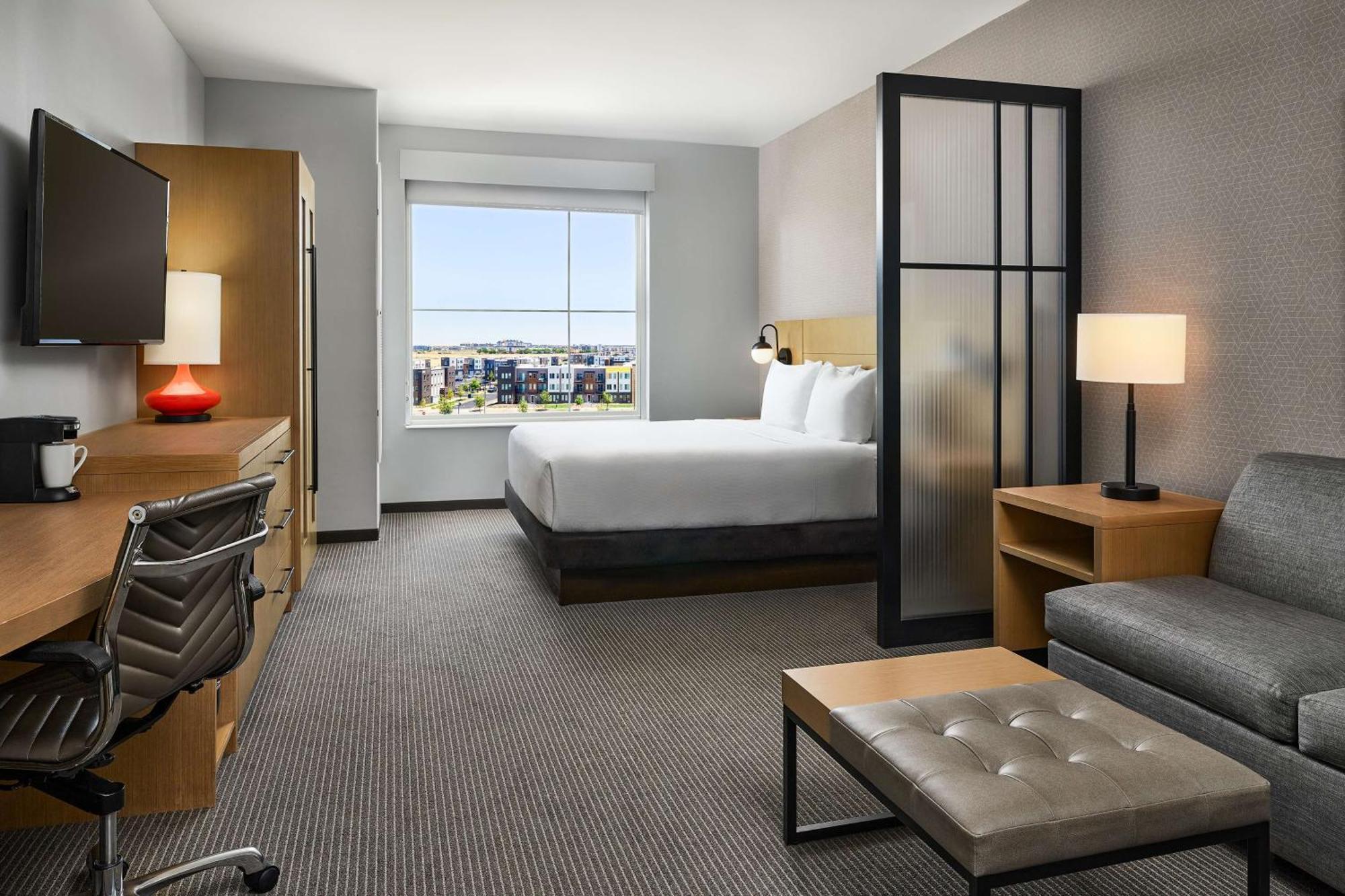 Hyatt Place Pena Station/Denver Airport Hotel Bagian luar foto