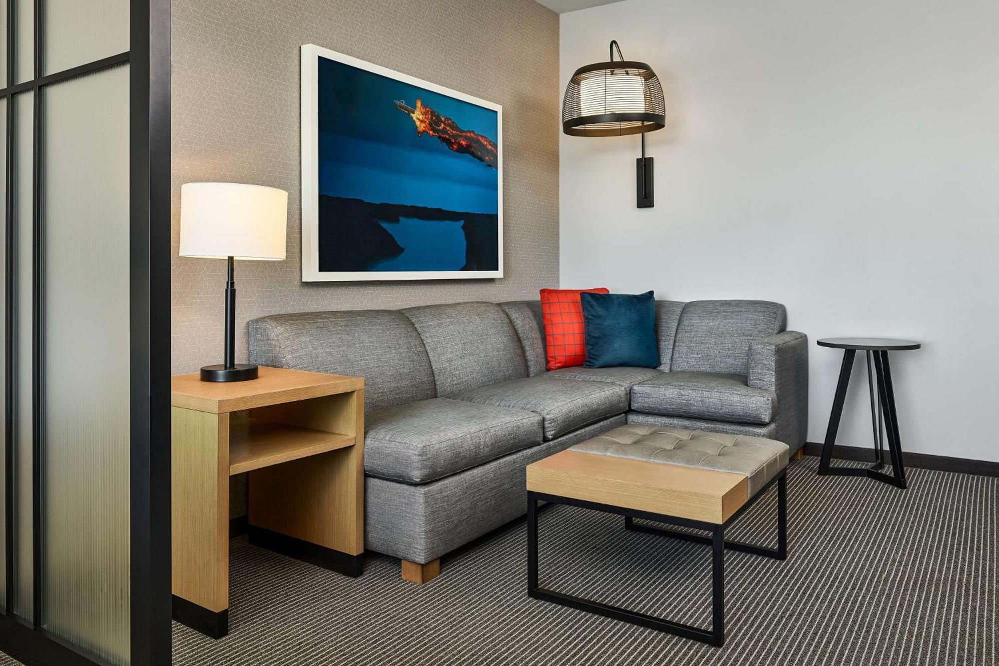 Hyatt Place Pena Station/Denver Airport Hotel Bagian luar foto