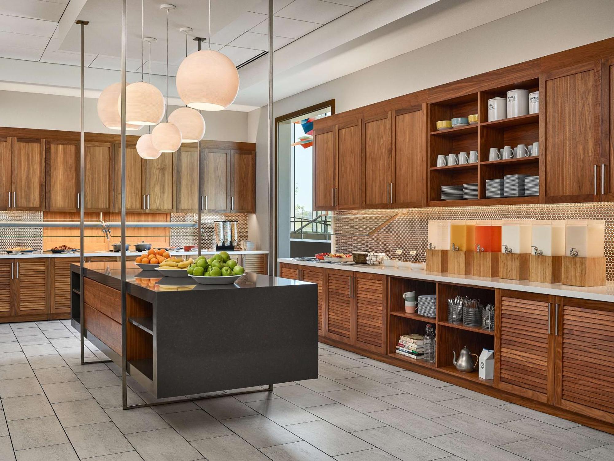 Hyatt Place Pena Station/Denver Airport Bagian luar foto