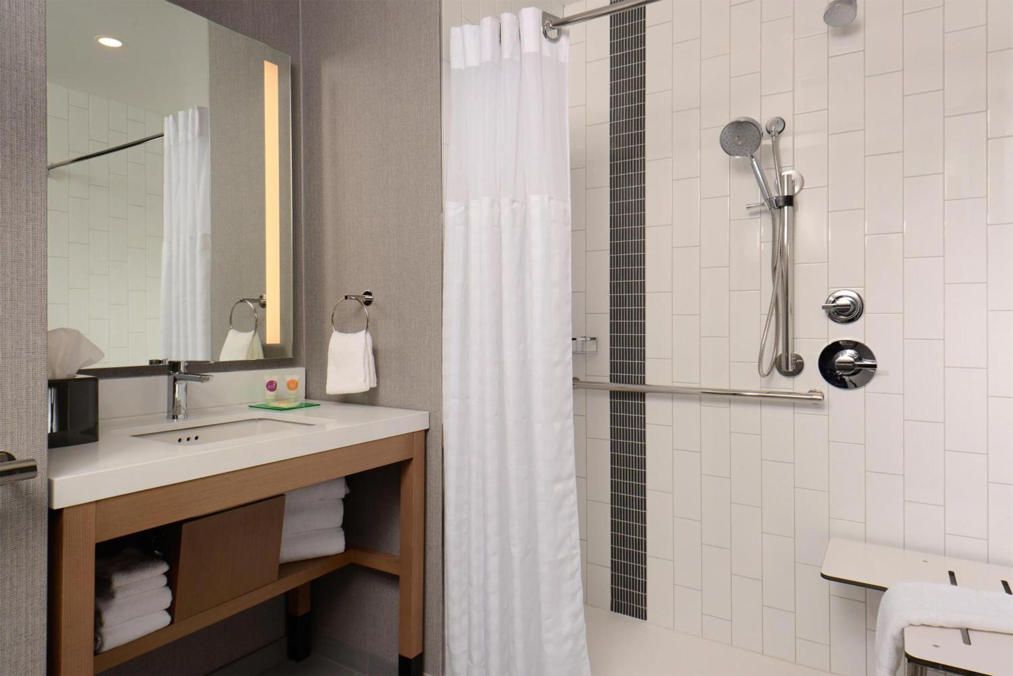 Hyatt Place Pena Station/Denver Airport Bagian luar foto